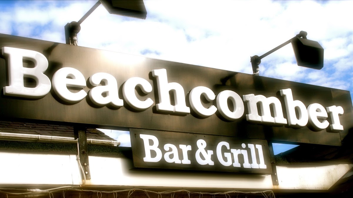 Beachcomber Bar & Grill Photos 2